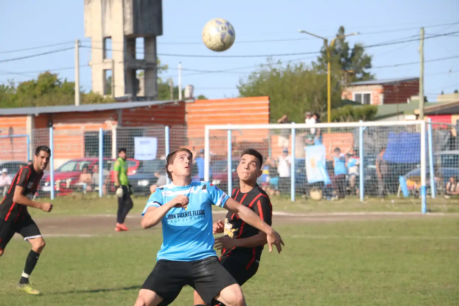 Defensores del Oeste goleó a Central Entrerriano y clasificó a semifinales