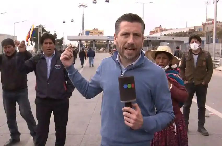 Entre disparos y granadas, la historia de un periodista marplatense en Bolivia