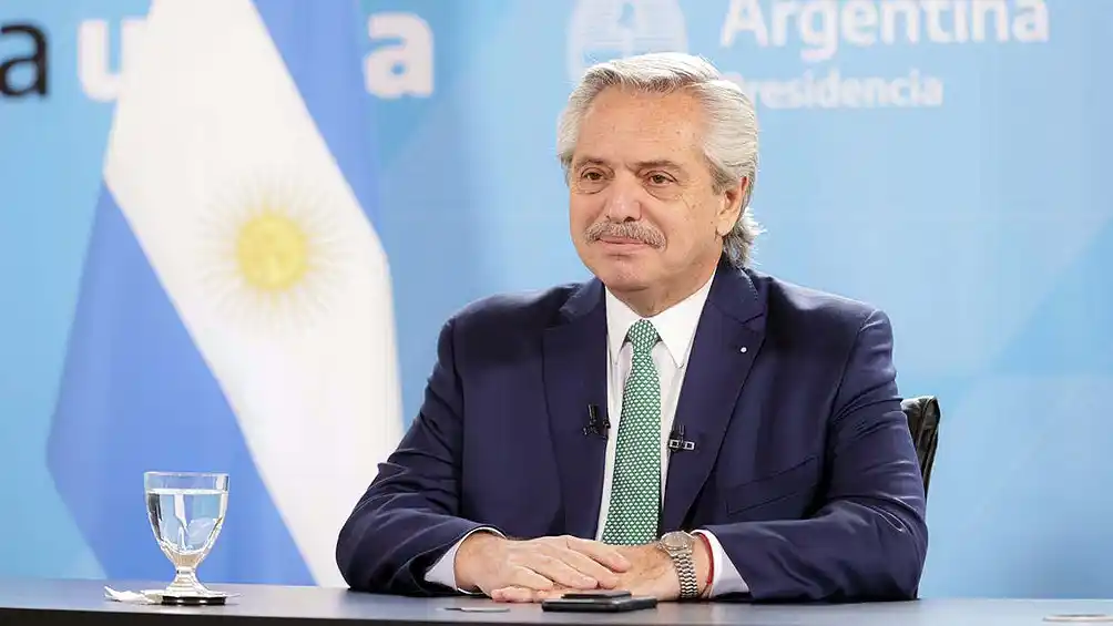 El Gobierno argentino prorroga el DNU por cuatro semanas y analiza “vuelos especiales”