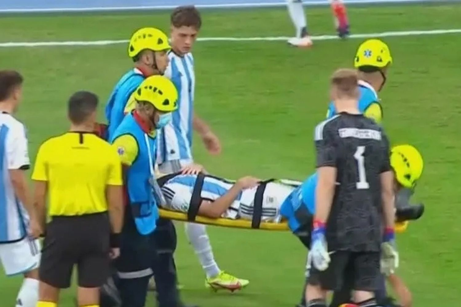 La AFA reveló el parte médico de Buonanotte tras su lesión en el debut de la Sub 20