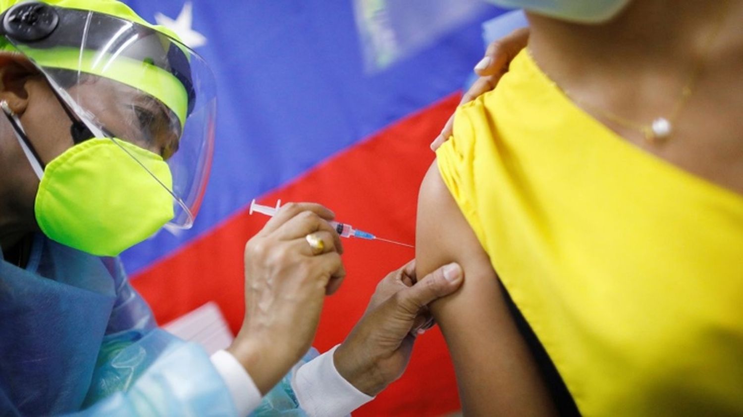ATASCADOS EN EL CONFLICTO POLÍTICO: la COVID-19 en Venezuela avanza como un tsunami