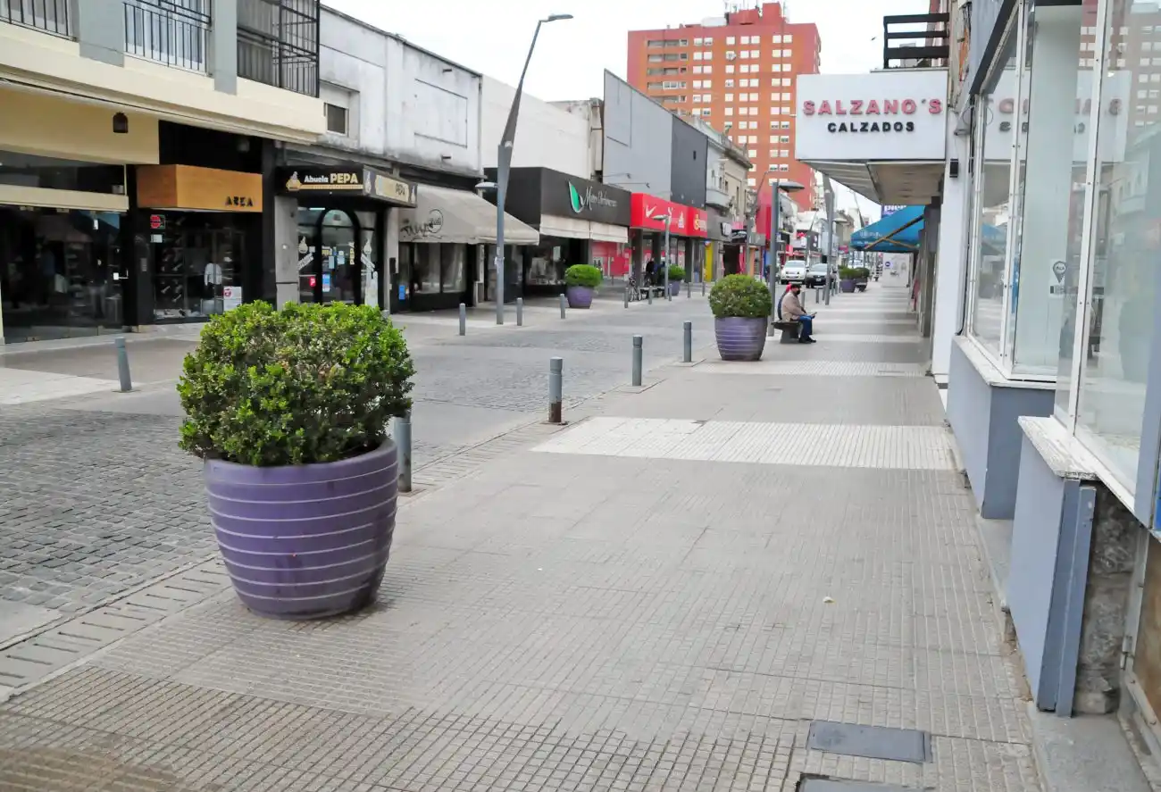 El sector comercial acató el aislamiento estricto y se observó poco movimiento 