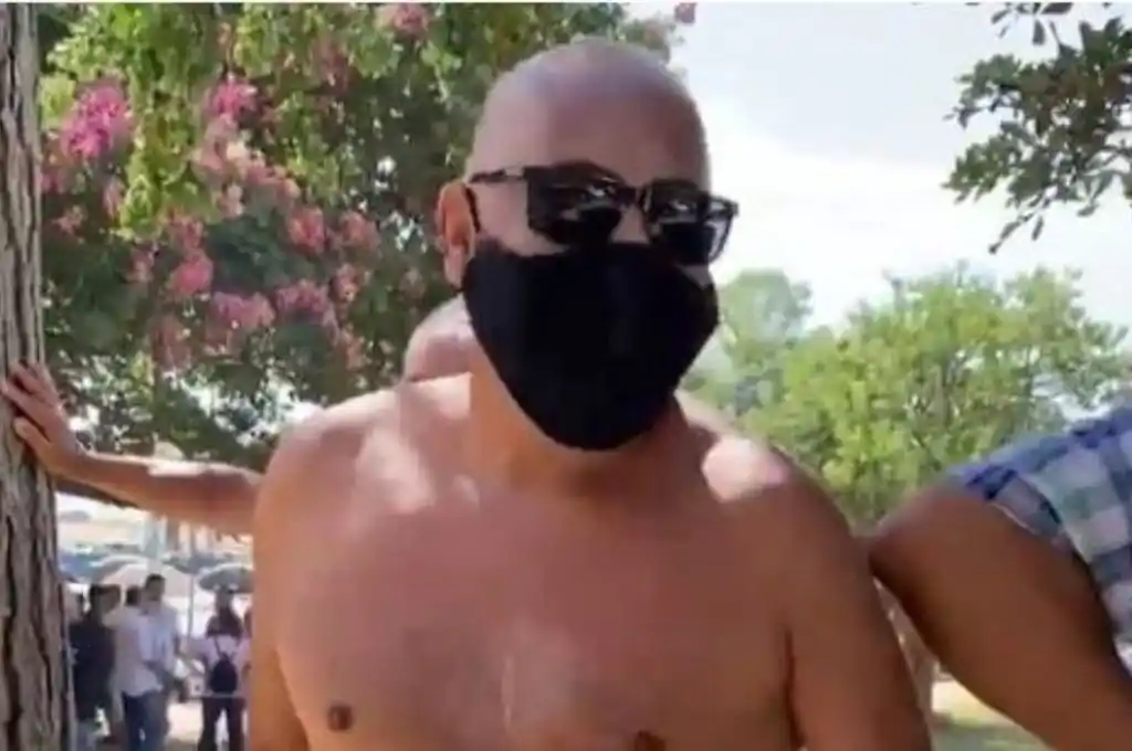 Se le aplicará una “sanción ejemplificadora” al taxista que se desnudó ante la periodista