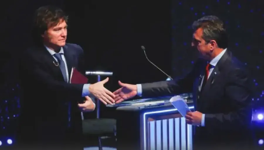 Javier Milei y Sergio Massa antes del último round