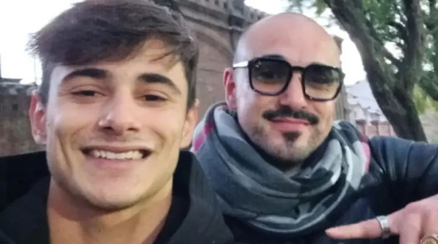 Abel Pintos tuvo un gran gesto con un artista callejero: “Tomá, hace mucho frío para cantar”