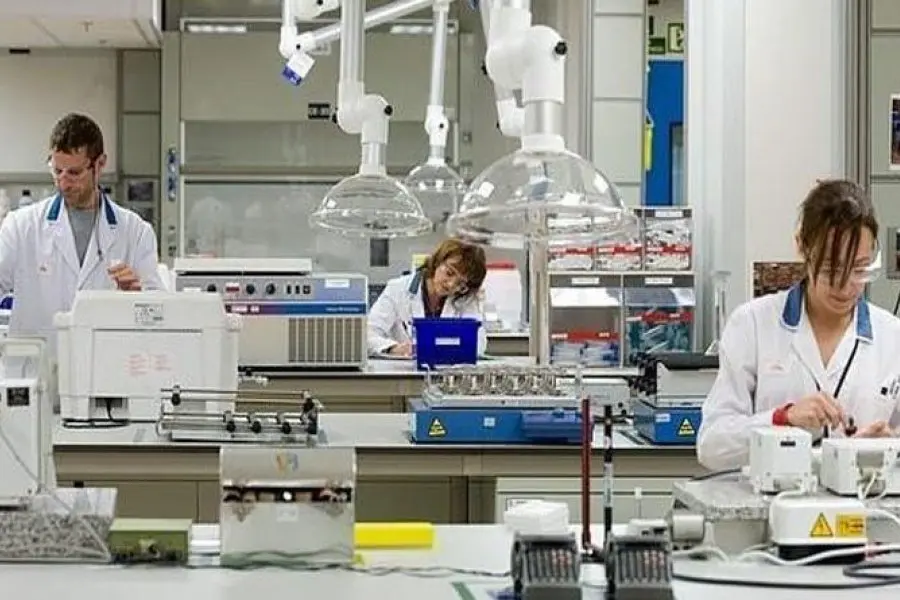 Rechazo a la derogación de la Ley de laboratorios públicos de medicamentos