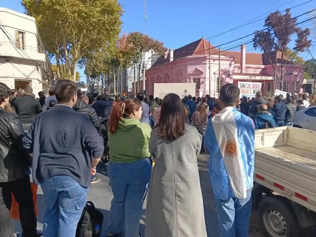 Marcha universitaria en UNNOBA