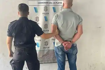 Joelton Gusmão de Oliveira tiene 47 años.