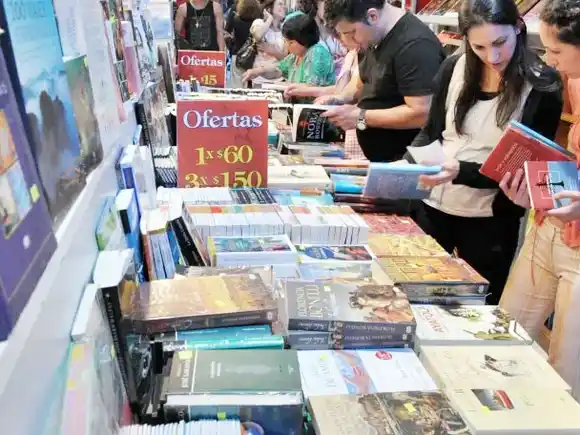 La Feria Provincial del Libro tendrá espectáculos gratuitos con Lalo Mir y artistas entrerrianos