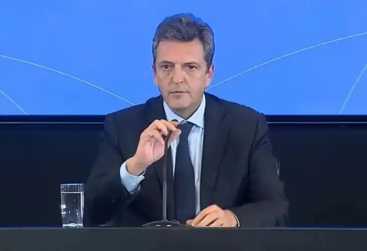 Tras los anuncios, Massa inicia su gestión y ya tiene advertencias del campo y de las organizaciones piqueteras