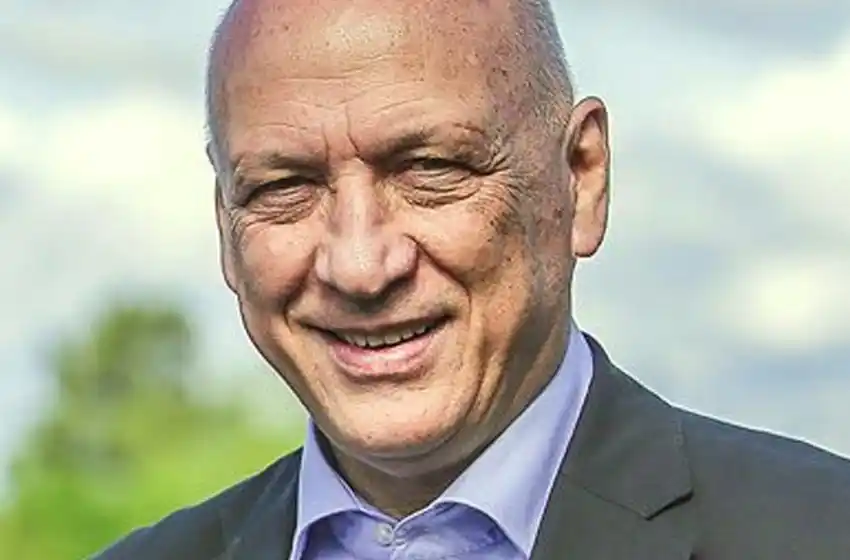 Bonfatti confirmó su candidatura: «Quiero asumir el gran desafío de volver a ser el gobernador de Santa Fe»