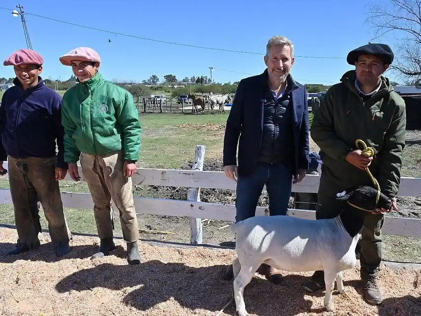 Frigerio anunció en Feliciano una línea de asistencia para fortalecer la producción ovina y caprina en Entre Ríos
