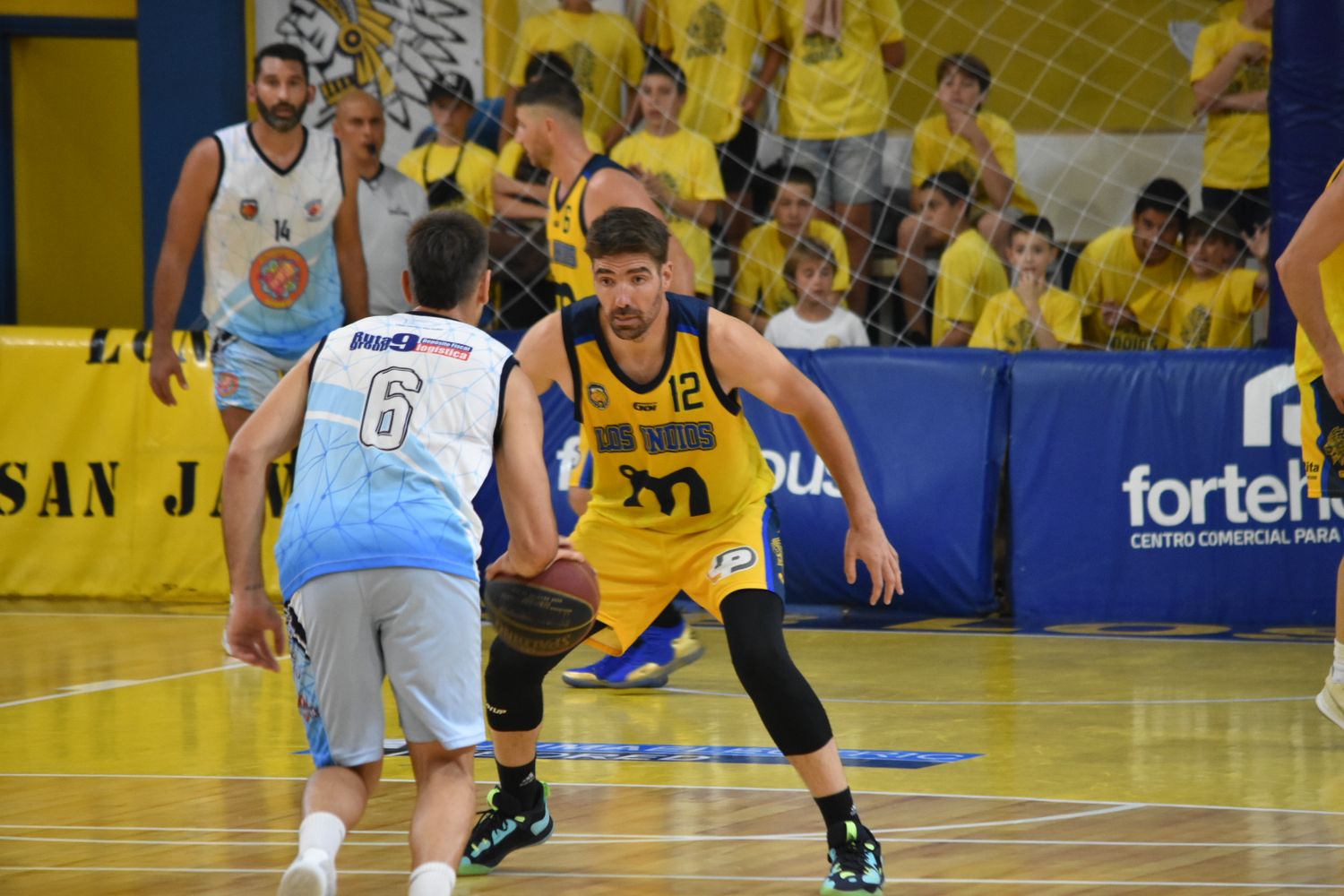 Final Four del Pre-Federal: Náutico pisó fuerte en Junín y, con la banca de su gente, venció al local en el debut