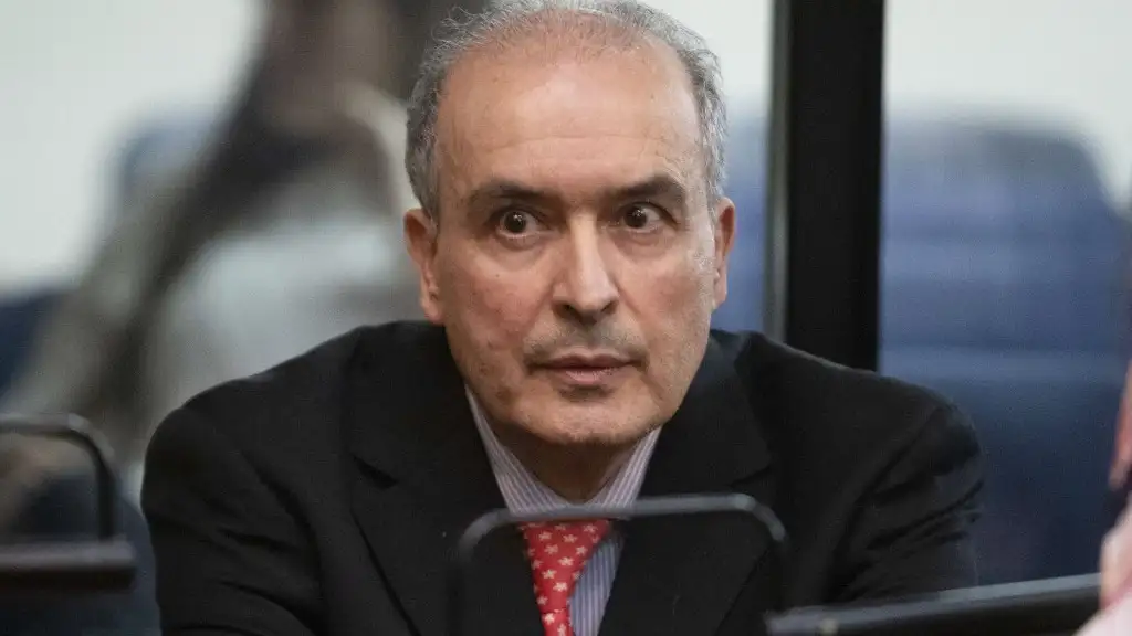 José López.