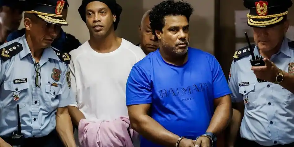 Eliminarían a Ronaldinho del juego FIFA 20 por estar preso en Paraguay