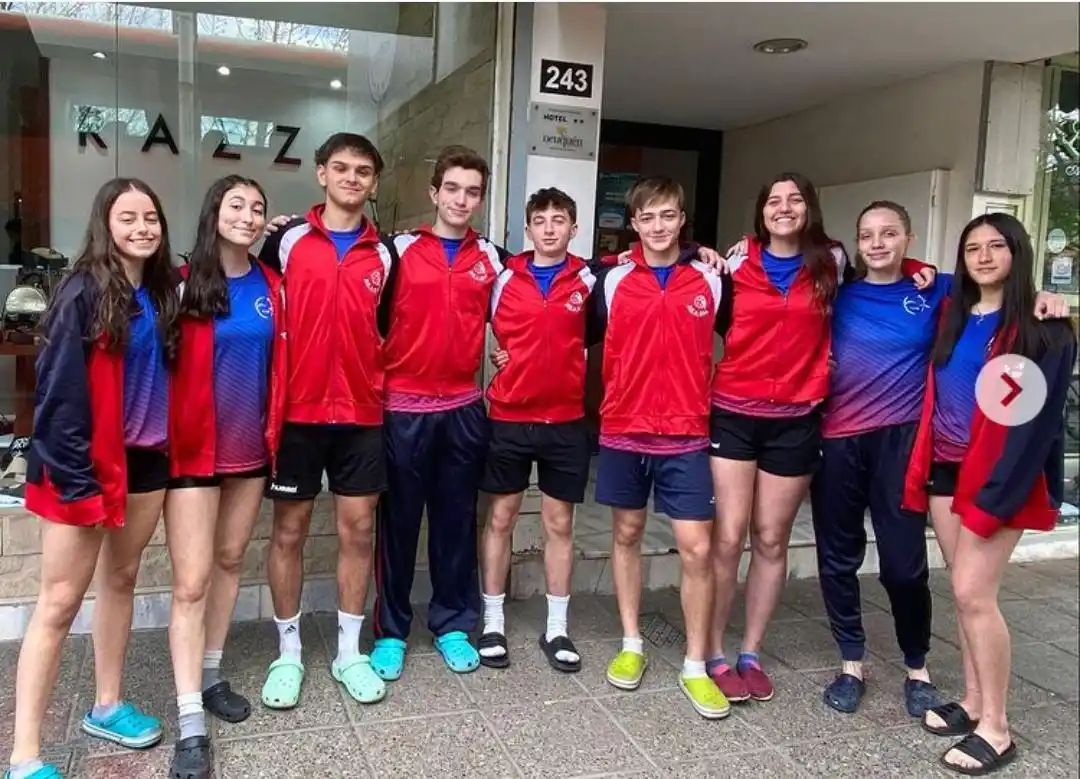 Los nueve seleccionados de Defensa Tandil.