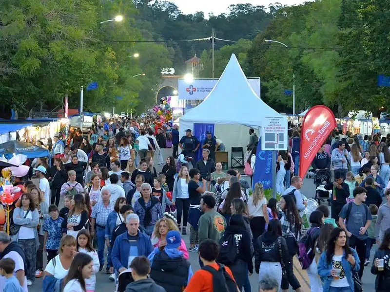 La Feria de Semana Santa Tandil es uno de los eventos culturales y turísticos más destacados de la ciudad.