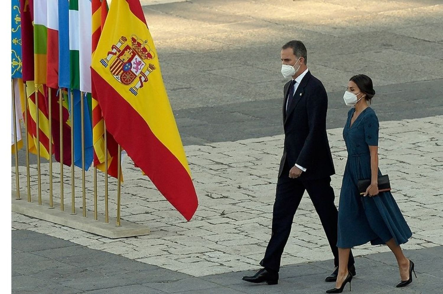 España: homenaje al personal de salud y a las víctimas del coronavirus