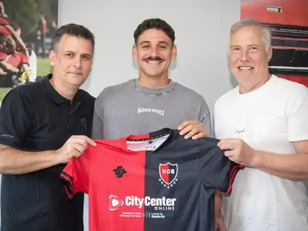Newell's sigue sumando refuerzos: llegó Cóccaro y el zaguero chileno Bruno Cabrera