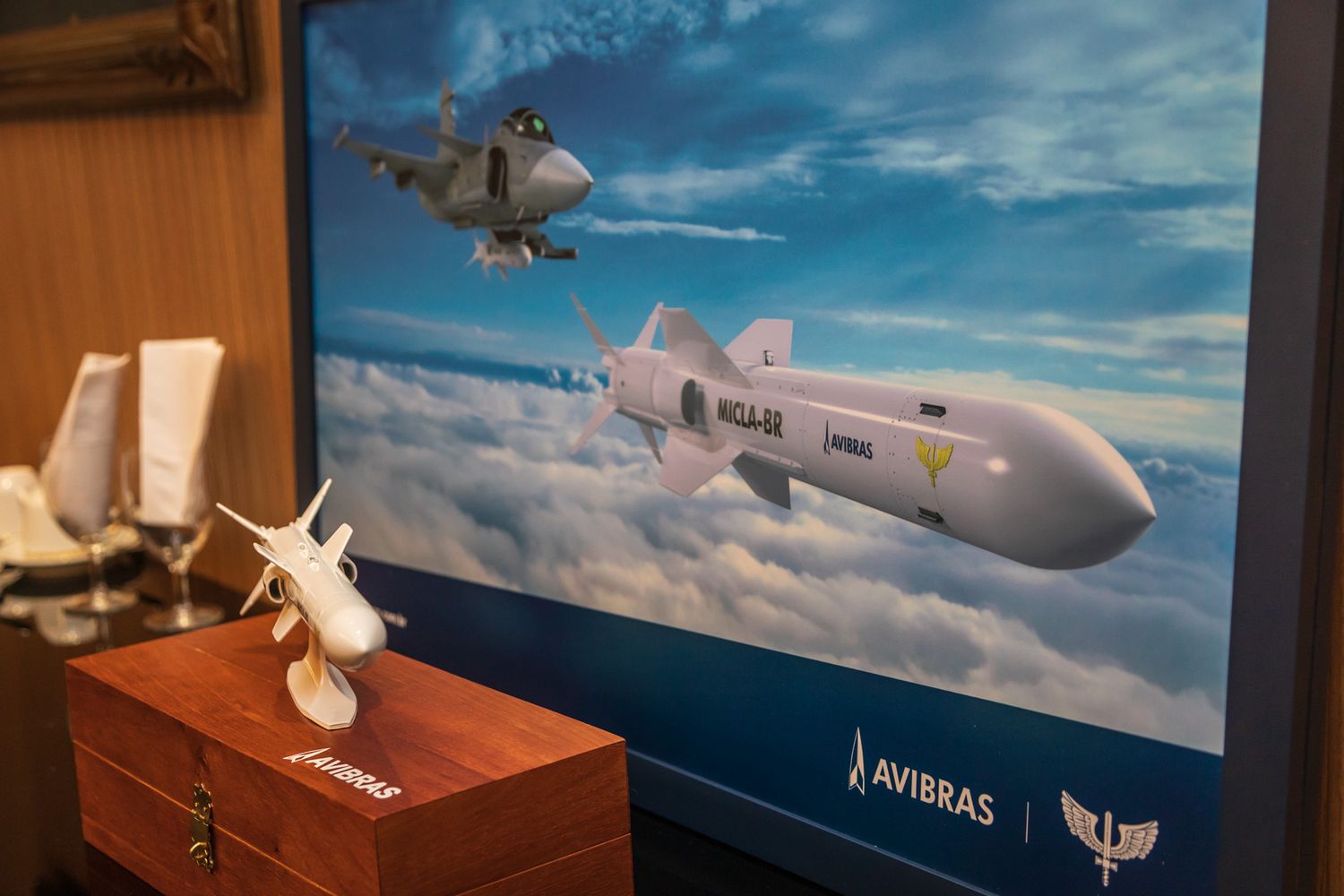 La Fuerza Aérea Brasilera y la empresa AVIBRAS firmaron acuerdo para desarrollar misil de crucero