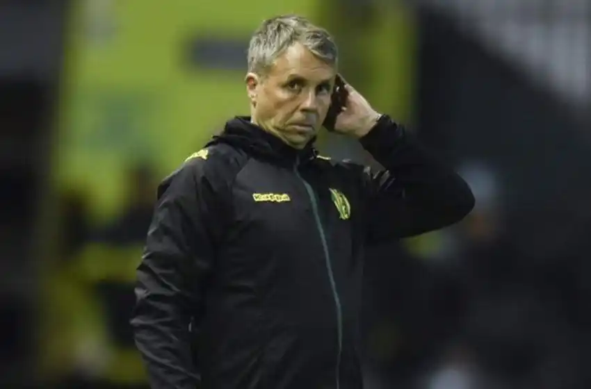 Aldosivi se hunde y renunció Gustavo Álvarez