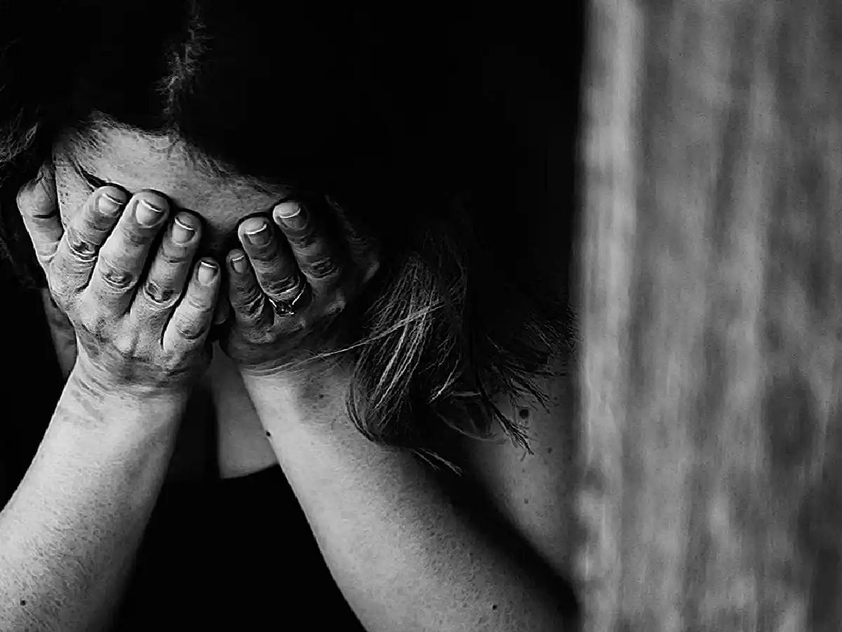 Una joven de 22 años fue quemada con aceite hirviendo por su hermano