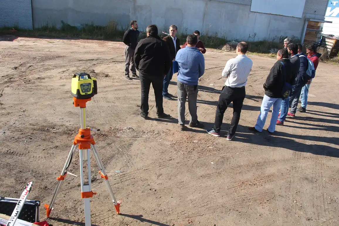 Piaggio recorrió el inicio de la obra del nuevo edificio de Defensa del Consumidor