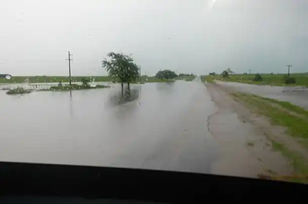 Ante las importantes precipitaciones los caminos de tierra se encuentran intransitables