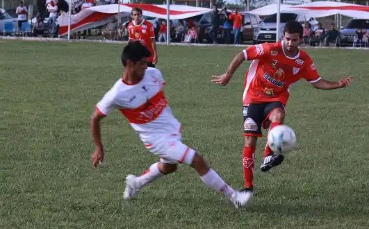 Central Larroque juega mañana en Concepción del Uruguay