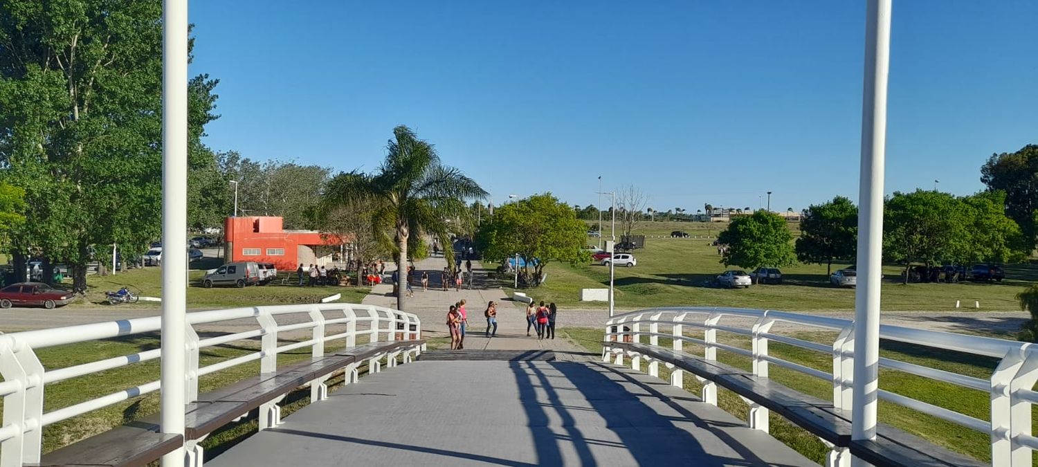 Calor y viento: la temperatura seguirá subiendo, aunque mañana habrá un alivio