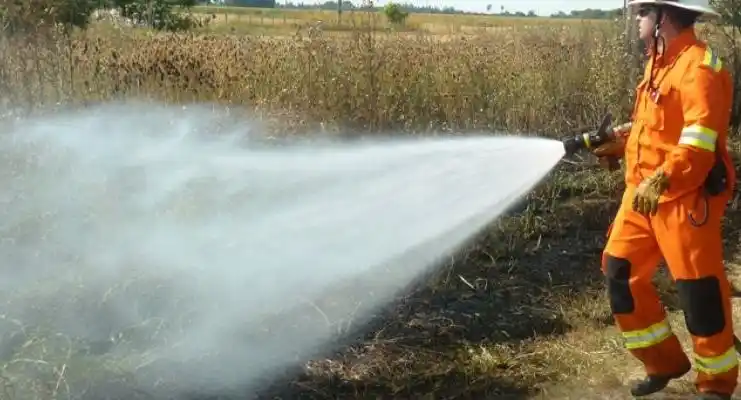 Bomberos pidió a los vecinos que no quemen basura, ramas o pastizales
