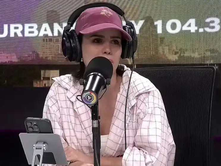 La actriz reveló que habló con su madre tras sentir atracción por una chica a los quince años, marcando un punto de inflexión en su vida personal