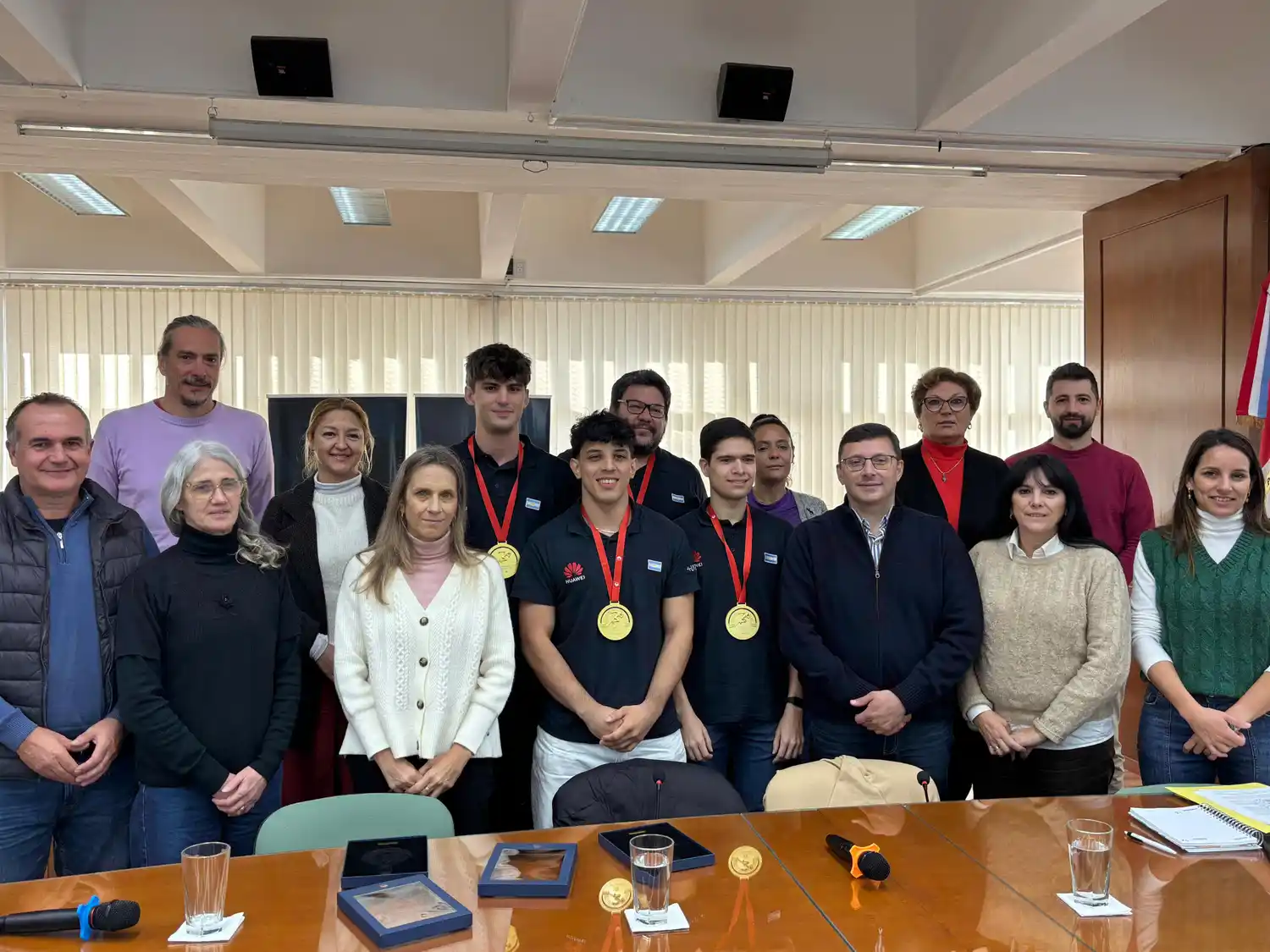 Orgullo rafaelino: los concejales recibieron a los estudiantes de UNRAF que fueron premiados en China - 4