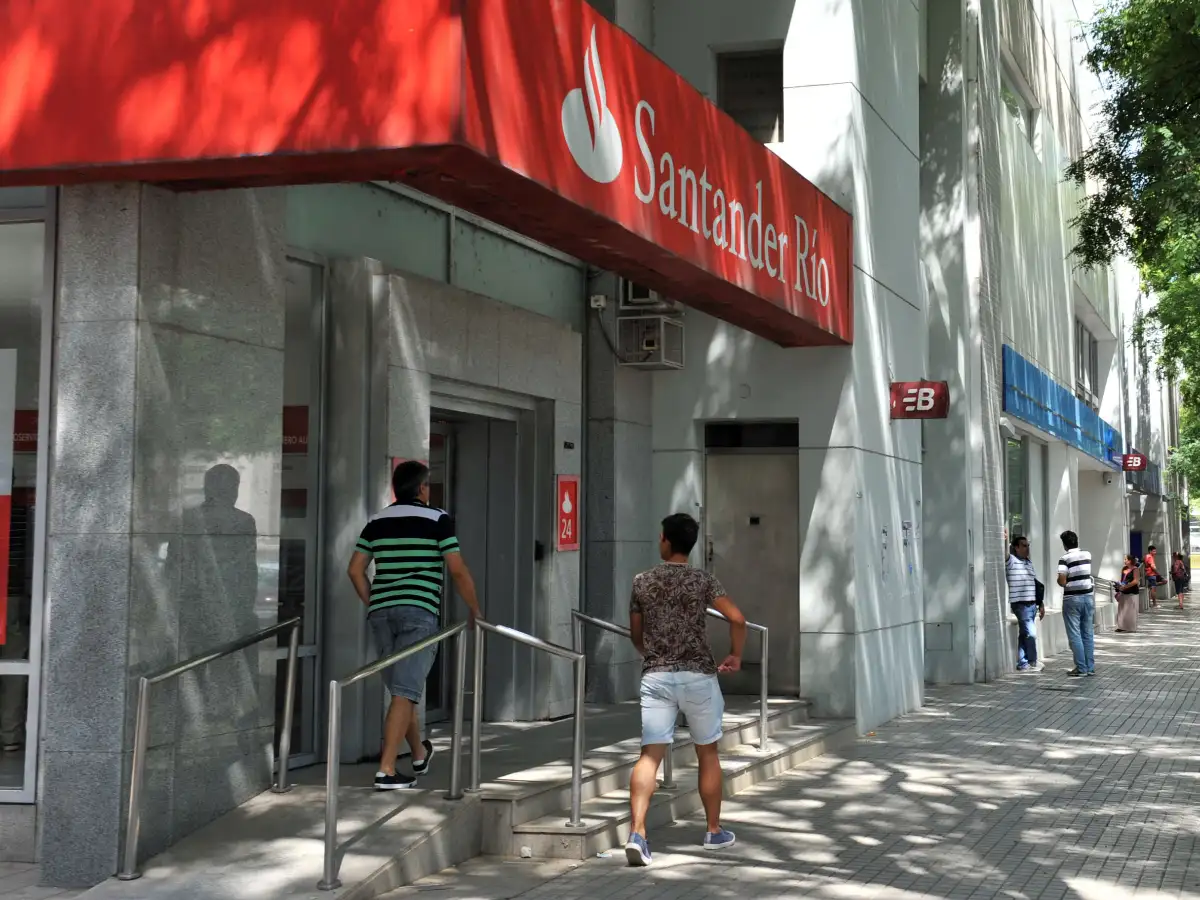 Bancarios rechazan un aumento salarial de 9% para este año 