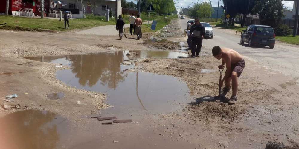 Vecinos de Parque Independencia repararán las calles con fondos propios