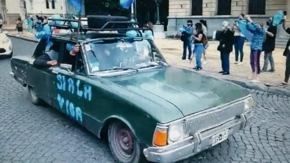 La historia detrás del Falcón verde que se movilizó durante la marcha contra el aborto