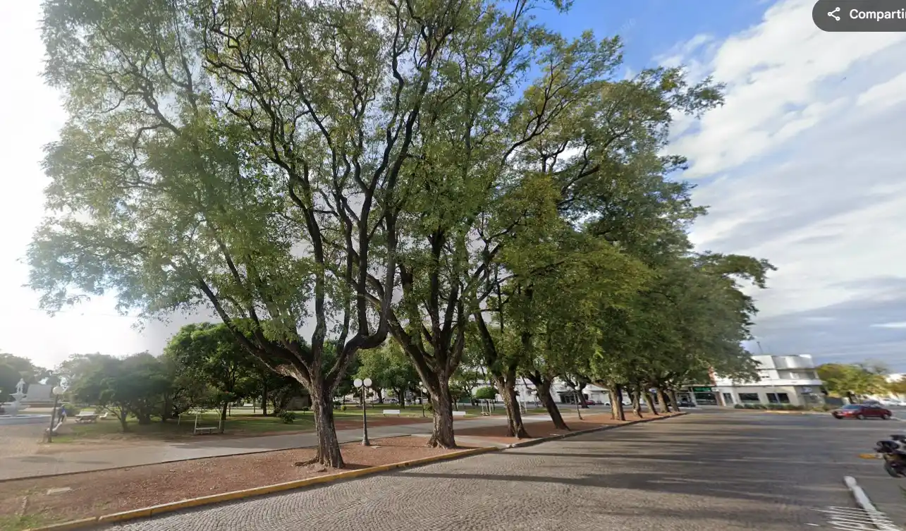 Comienza la obra de restauración del adoquinado en el anillo central de la Plaza 25 de Mayo