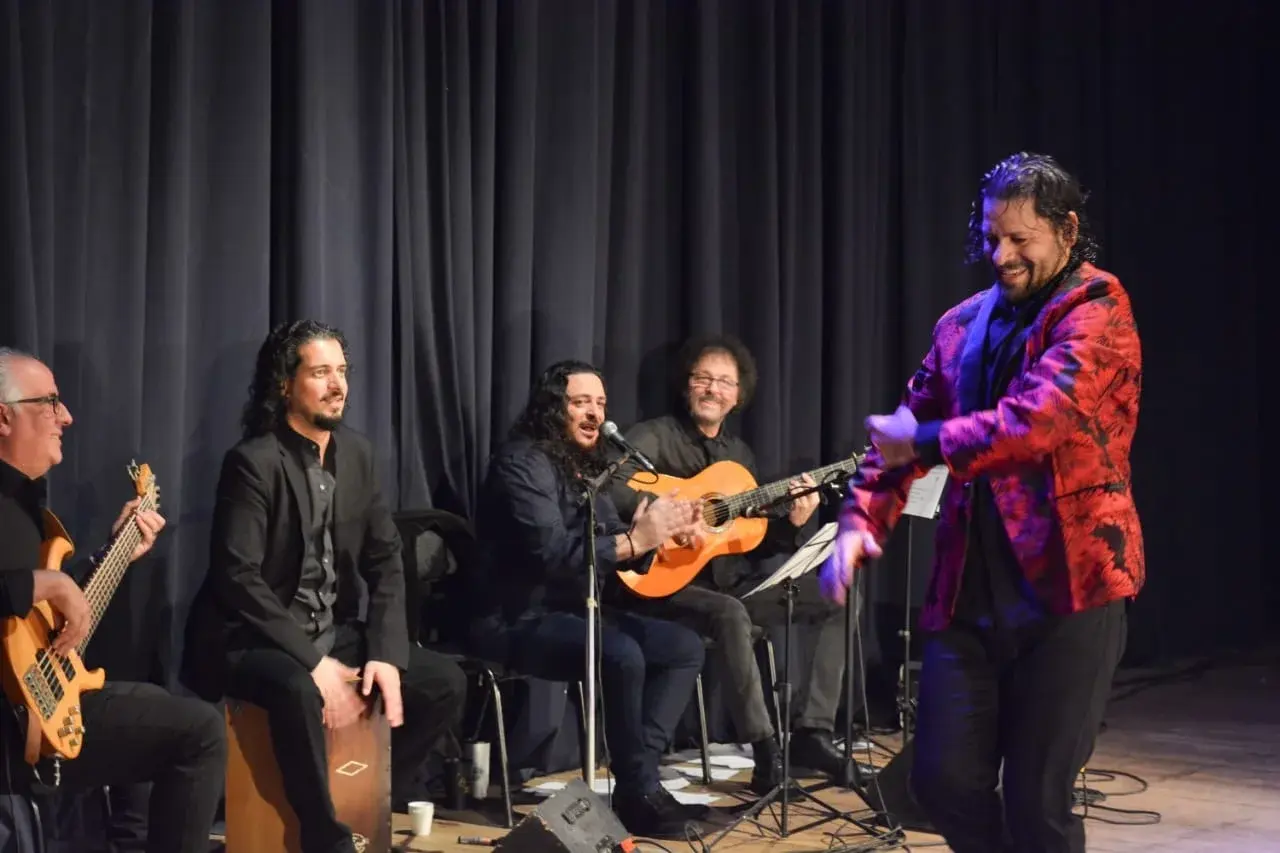 “Almas a Compás 2.0” llega al Teatro Odeón con una renovada propuesta de flamenco, música en vivo y emoción