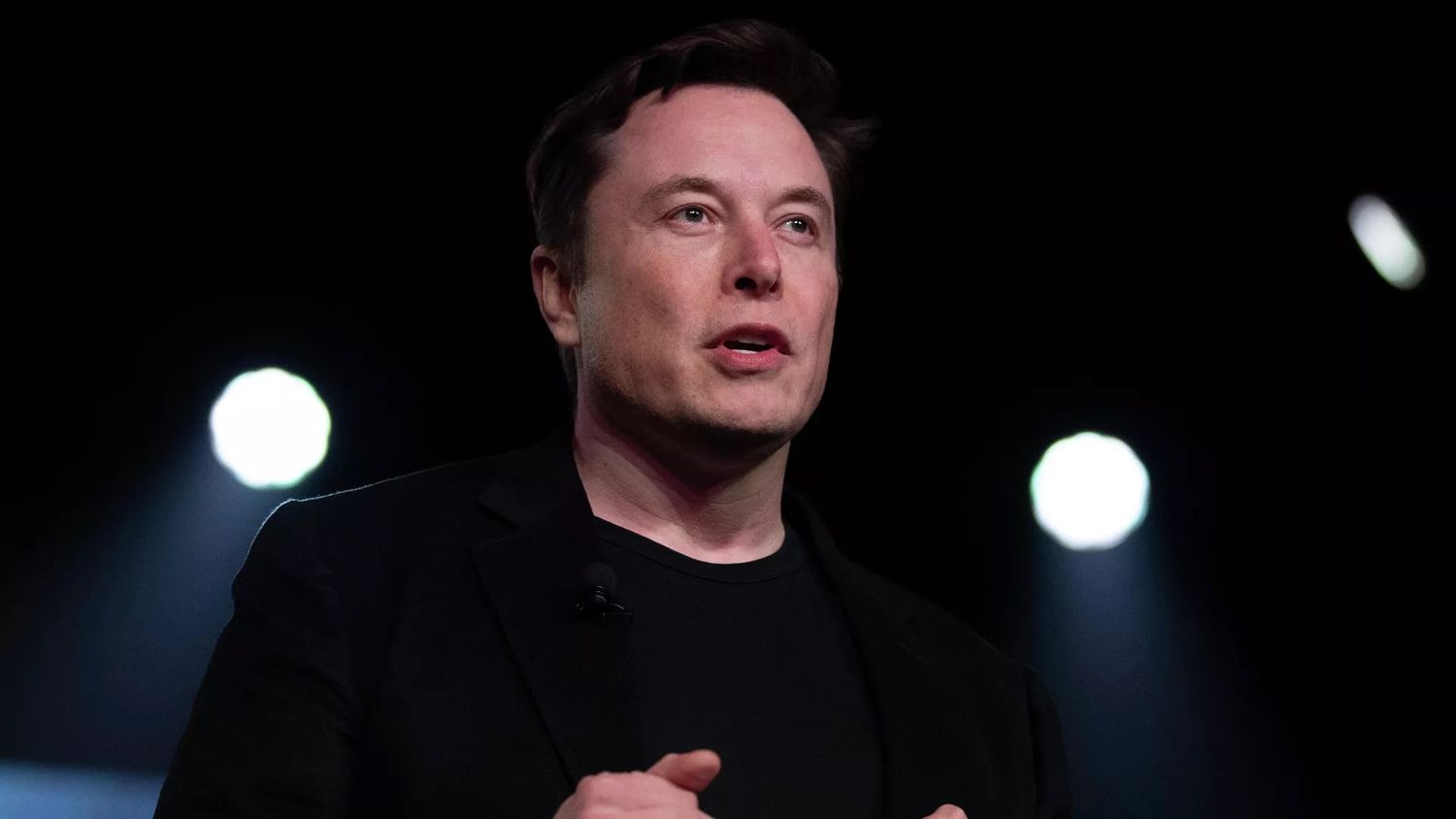 Elon Musk considera crear su propia red social
