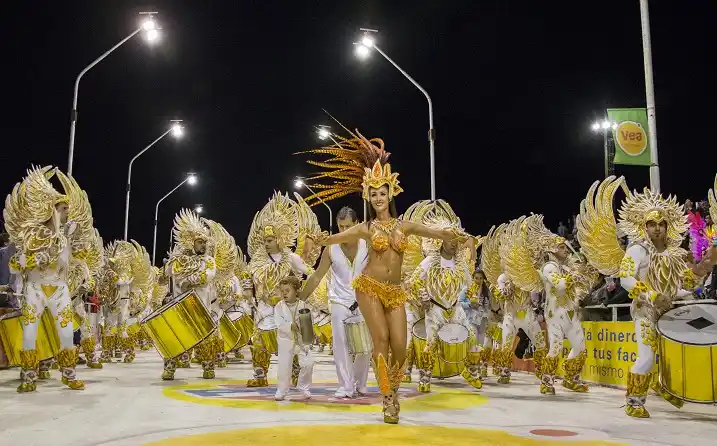 El Carnaval le juega una pulseada al tiempo