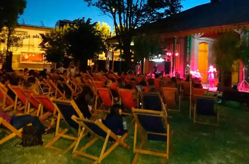 Noche de música al aire libre para celebrar la tradición