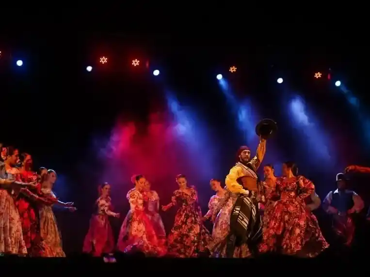Show de primer nivel en el teatro municipal.