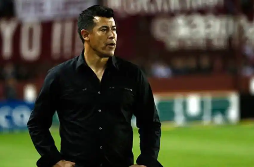 Almirón agradeció pero le dijo no a Colón