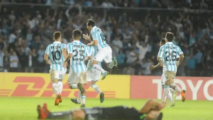 Racing es una máquina y no perdonó a la U