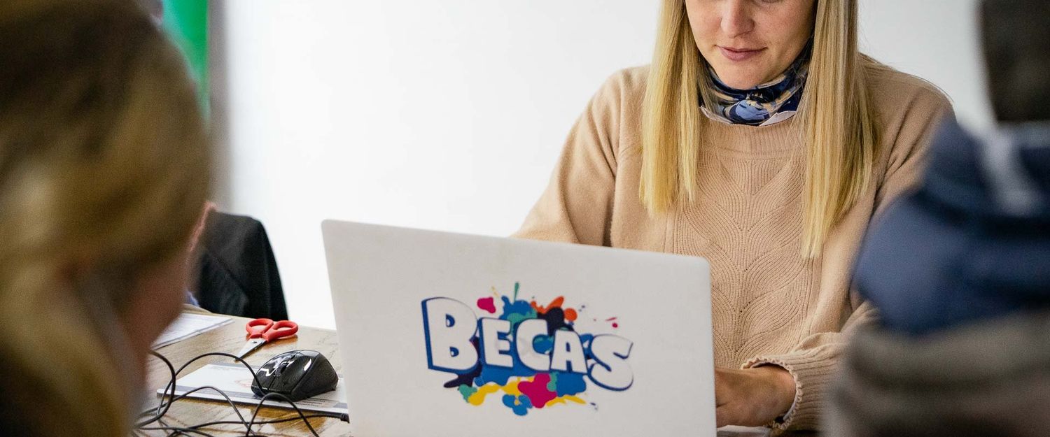 Continúa abierta la inscripción para becas del nivel superior