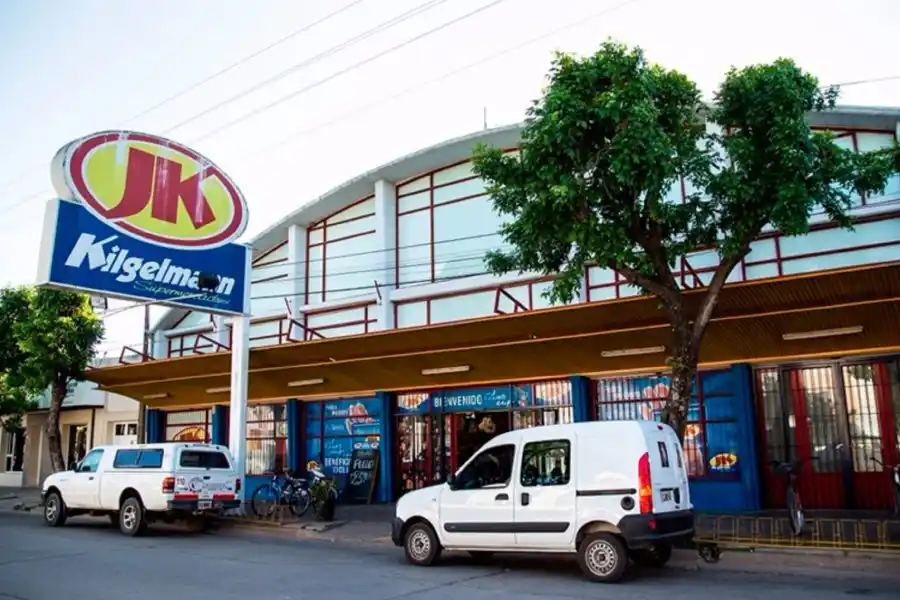 Insólito hecho: cayó por un auto-robo el supervisor de una cadena de supermercados