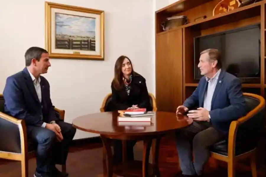 Visita y gesto: Victoria Villarruel se mostró con productores y fue contundente sobre las retenciones