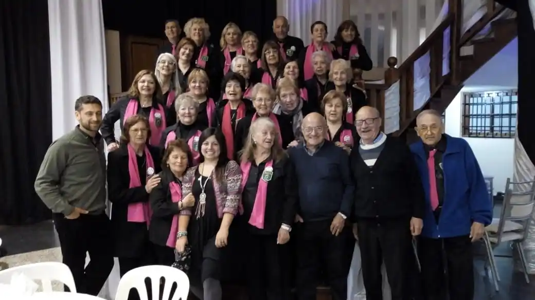El Coro Municipal de la Tercera Edad, a cargo de Martín Tumbarino, comenzará sus ensayos el lunes 9 de marzo en el Teatro de la Confraternidad.
