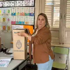 Dora Bogdan votó y destacó "el acto más importante de nuestra democracia"