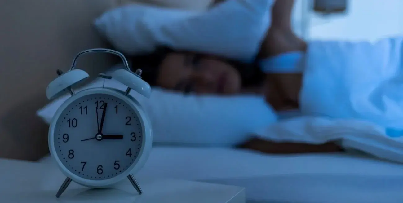 Despertarse a las 3 de la mañana: por qué puede pasar y cuándo conviene consultar